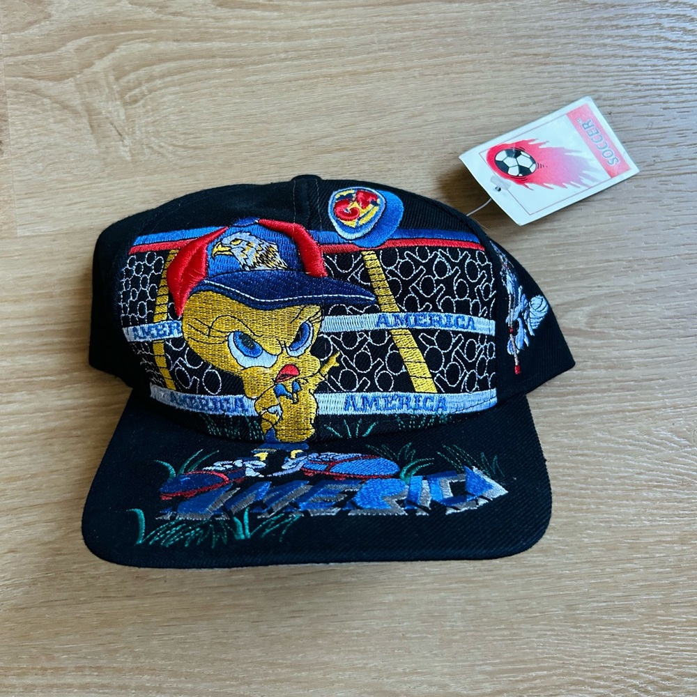 NWT Vintage Club America Soccer Looney Tunes Tweety Bird Adjustable Hat 90s
